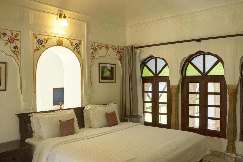 Amritara Surajgarh Fort Chambre photo