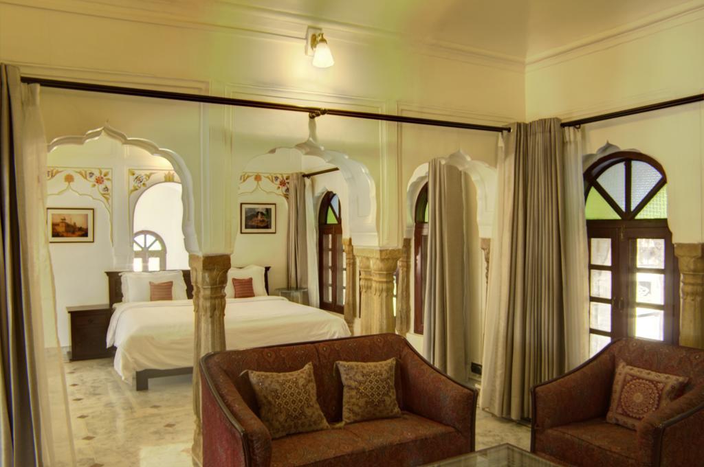 Amritara Surajgarh Fort Chambre photo