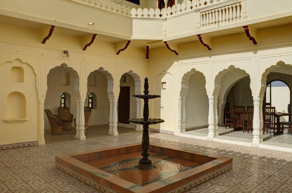 Amritara Surajgarh Fort Extérieur photo