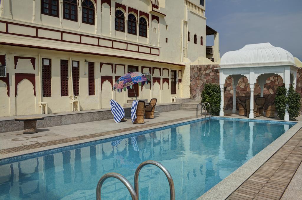 Amritara Surajgarh Fort Extérieur photo